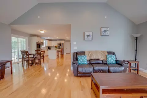 15 Honeybee Rd, Dracut, MA 01826 photo 20