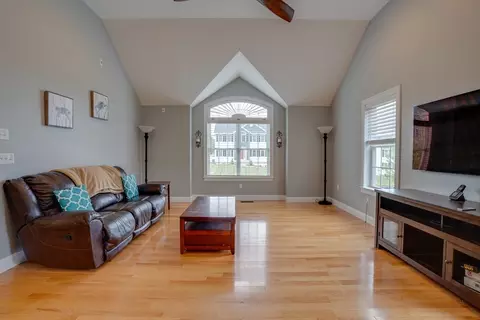 15 Honeybee Rd, Dracut, MA 01826 photo 18