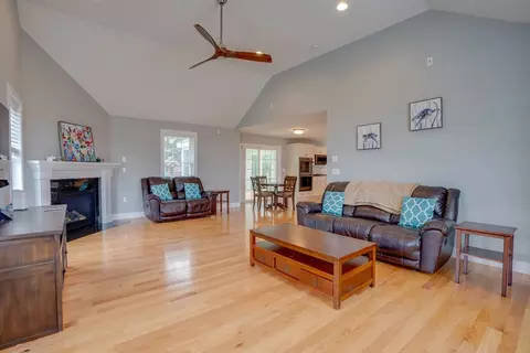 15 Honeybee Rd, Dracut, MA 01826 photo 19