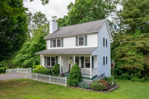 10 Cobb Ln, Belchertown, MA 01007