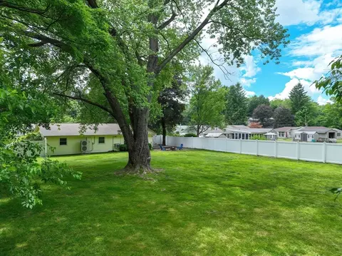 Exterior - 10 Merrill Dr, Framingham, MA 01701 photo 8 of 9