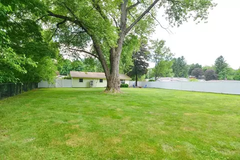Exterior - 10 Merrill Dr, Framingham, MA 01701 photo 4 of 9
