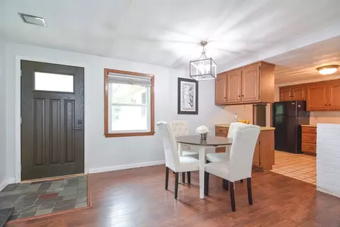 Entry Way - 10 Merrill Dr, Framingham, MA 01701 photo 2 of 2