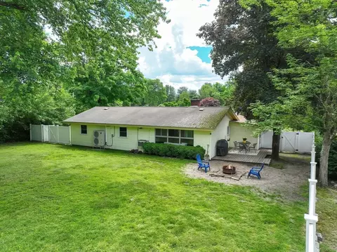 Exterior - 10 Merrill Dr, Framingham, MA 01701 photo 5 of 9