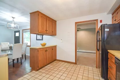 Kitchen - 10 Merrill Dr, Framingham, MA 01701 photo 3 of 3