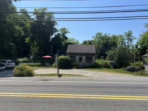 682 W Falmouth Hwy, Falmouth, MA 02540