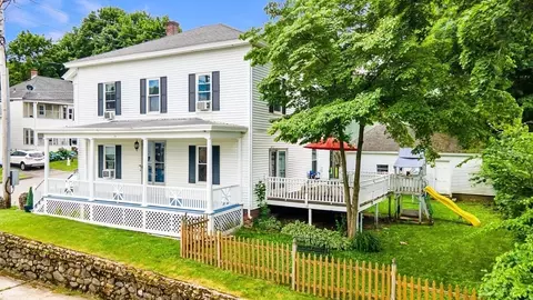79 Beacon St, Clinton, MA 01510
