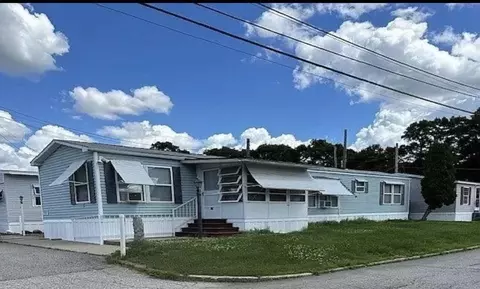 548 Kenyon Ave #21, Attleboro, MA 02703
