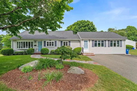 94 Forest St, Braintree, MA 02184