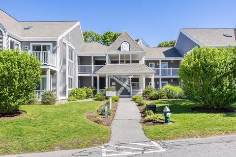 81 Fletcher Ln #F, Brewster, MA 02631
