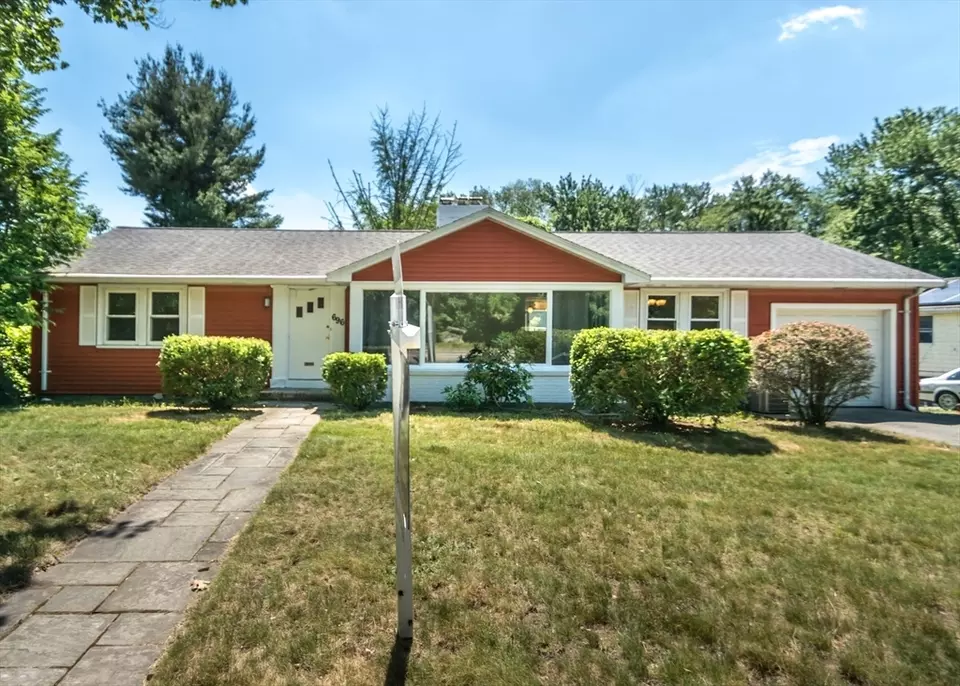 696 Beaver St, Waltham, MA 02452 27 Photos Movoto