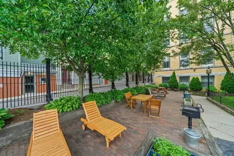 350 W Fourth St #311, Boston, MA 02127