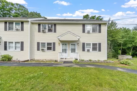 38 Allen St #4B, Sandown, NH 03873
