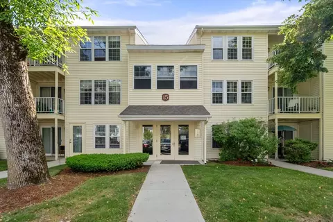 15 Walden Dr #16, Natick, MA 01760