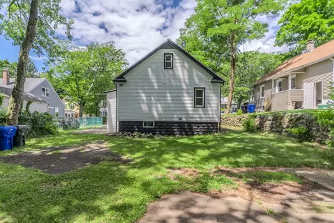39 Ambrose St, Springfield, MA 01109 photo 23
