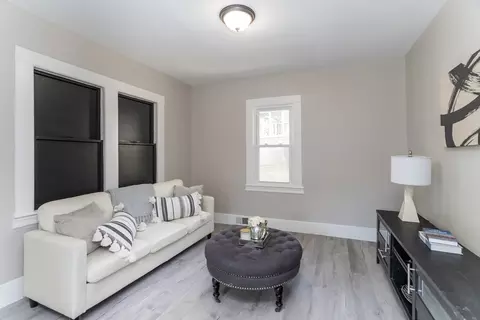 39 Ambrose St, Springfield, MA 01109 photo 7