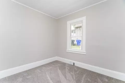 39 Ambrose St, Springfield, MA 01109 photo 11