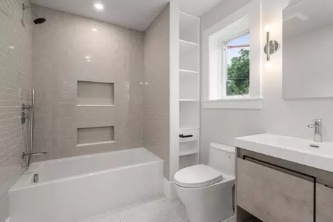 54 Davis Ave, Brookline, MA 02445 photo 31