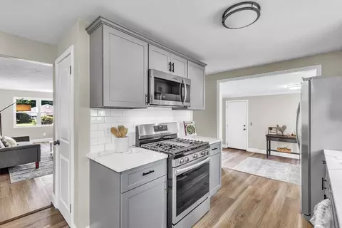 24 Capitol St, Springfield, MA 01119 photo 12