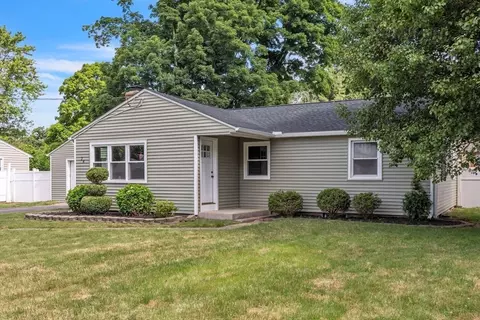 24 Capitol St, Springfield, MA 01119 photo 2