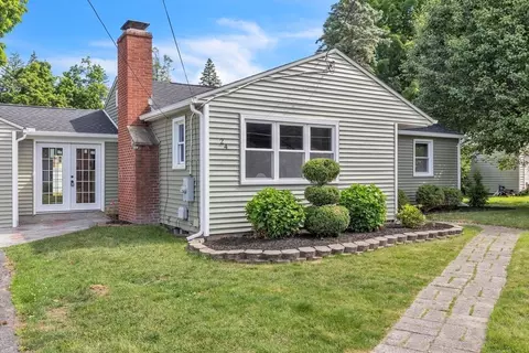 24 Capitol St, Springfield, MA 01119 photo 3