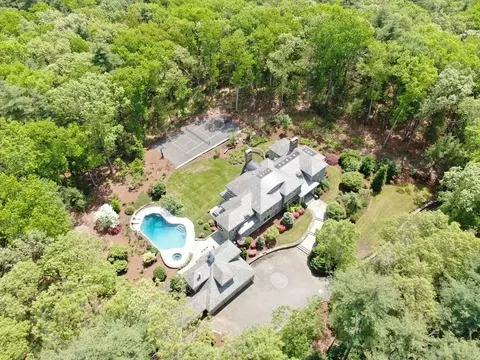 52 Goodnow Rd, Sudbury, MA 01776