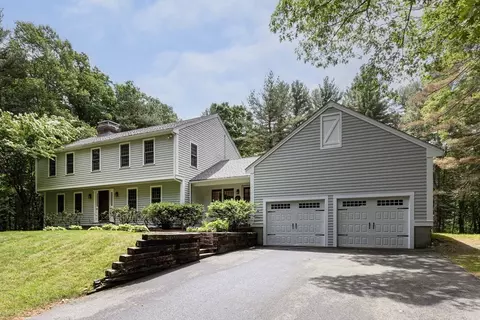 90 Clinton St, Hopkinton, MA 01748