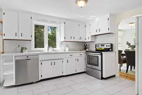 22 Rangeway, Lexington, MA 02420 photo 4