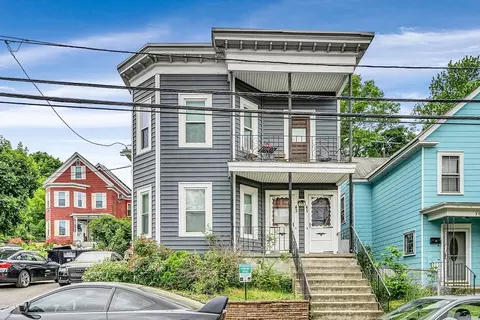 41-43 St James St, Lowell, MA 01852