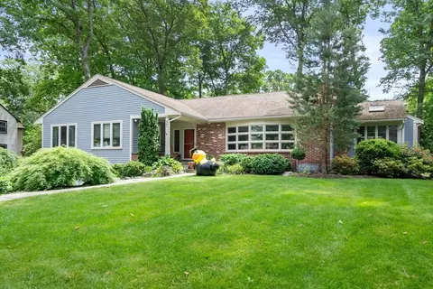 97 Elmwood Rd, Wellesley, MA 02481