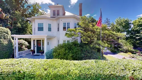 33 Oakes Ave, Southbridge, MA 01550