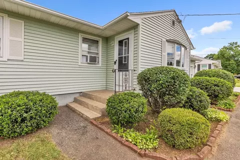 33 Beesley Ave, Chicopee, MA 01013 photo 7