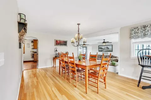33 Beesley Ave, Chicopee, MA 01013 photo 16