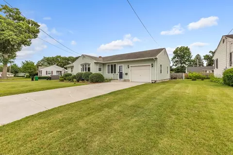 33 Beesley Ave, Chicopee, MA 01013 photo 5