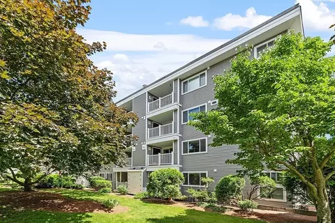 255 North Rd #202, Chelmsford, MA 01824