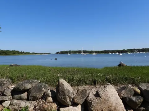 101 Old Dock Rd, Falmouth, MA 02540