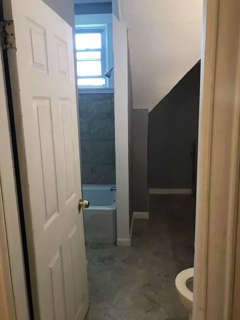 40 Glendell Ter, Springfield, MA 01108 photo 18