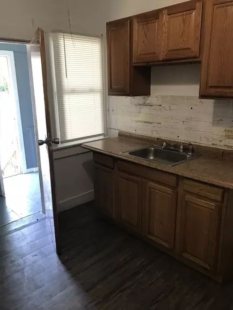 40 Glendell Ter, Springfield, MA 01108 photo 16
