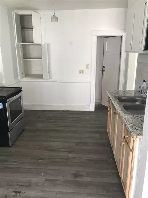 40 Glendell Ter, Springfield, MA 01108 photo 13