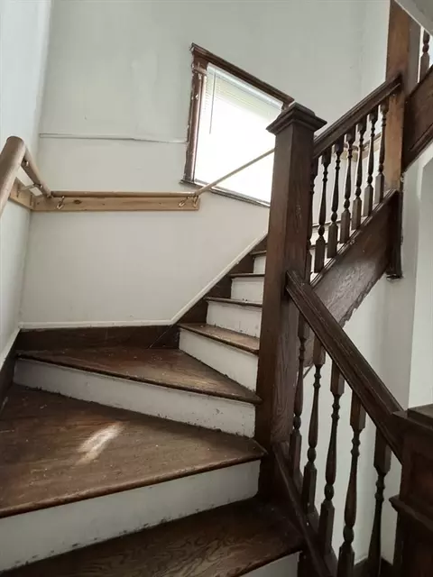 40 Glendell Ter, Springfield, MA 01108 photo 8
