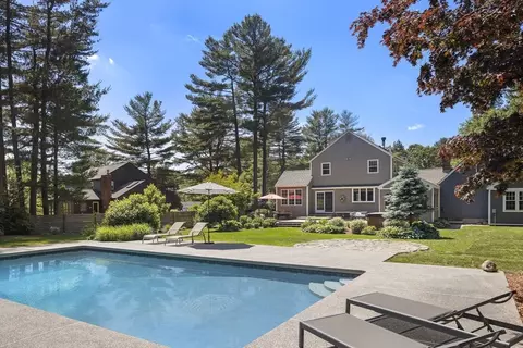 20 Enfield Dr, Andover, MA 01810