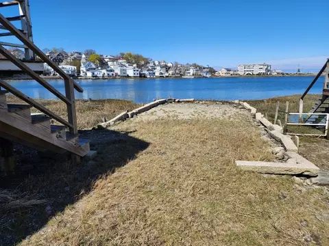 21 Hampton Cir, Hull, MA 02045 photo 5