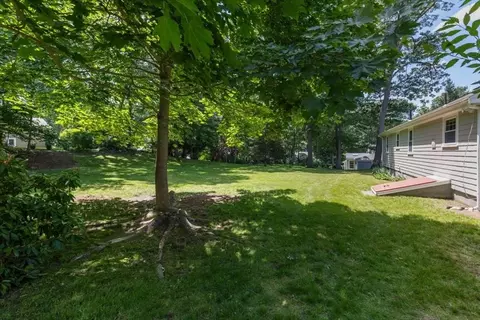 Exterior - 8 Hancock Rd, Hingham, MA 02043 photo 5 of 9