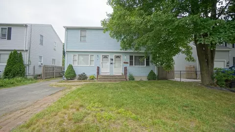 69-71 Laurence St, Springfield, MA 01104
