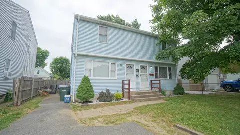 69-71 Laurence St, Springfield, MA 01104 photo 3