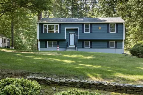 15 Soule St, Plympton, MA 02367