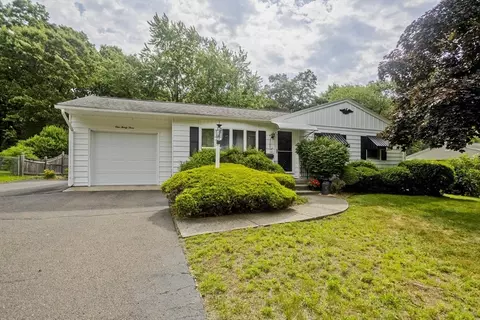133 Cyran St, Chicopee, MA 01020