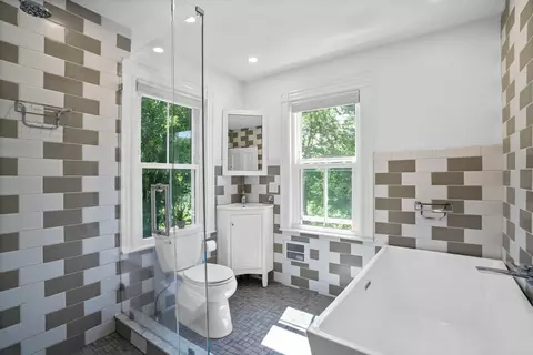 81 Franklin St, Brookline, MA 02445 photo 16