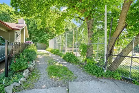 81 Franklin St, Brookline, MA 02445 photo 24