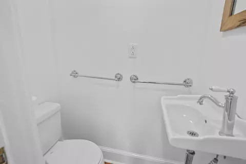 81 Franklin St, Brookline, MA 02445 photo 10